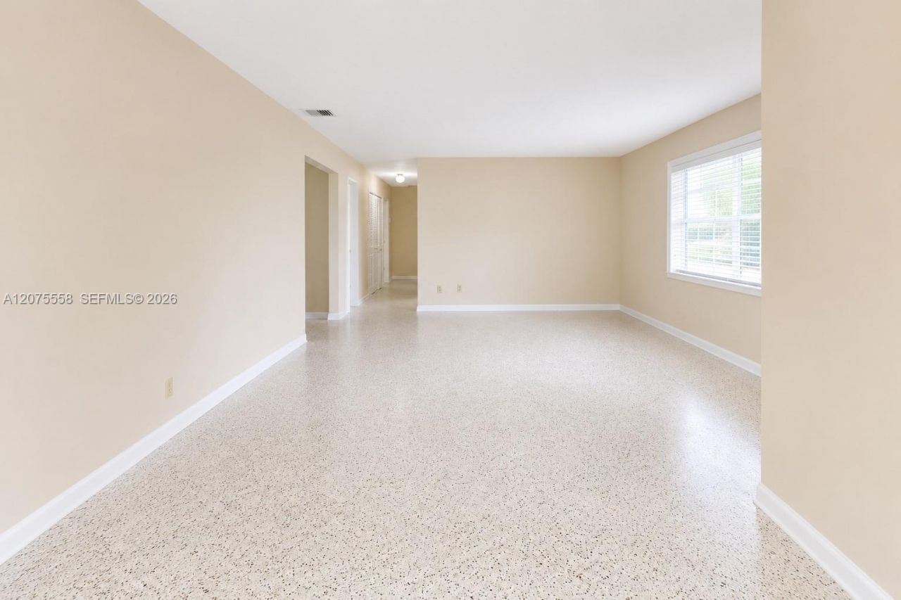 3115 Village Green Dr, Miami, FL 33175 Photo