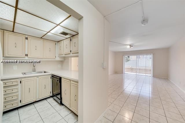 4848 NW 24th Ct , Unit 230, Lauderdale Lakes, FL 33313 Photo
