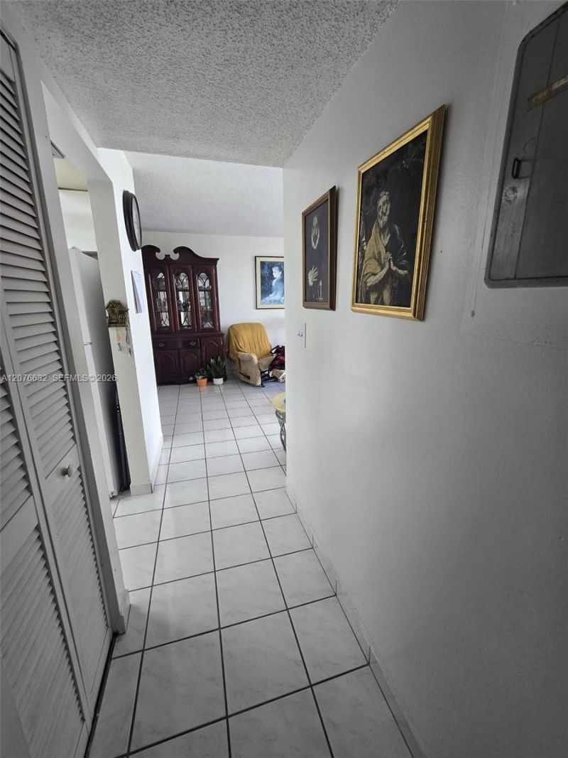 9688 Fontainebleau Blvd , Unit 409, Miami, FL 33172 Photo