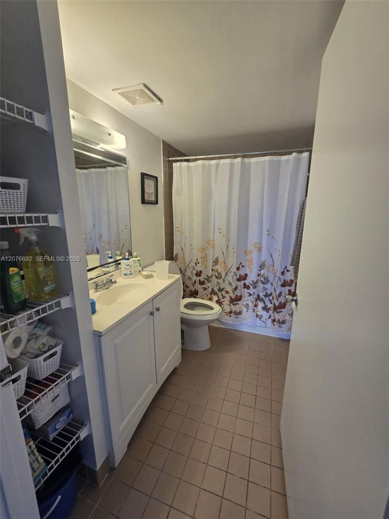 9688 Fontainebleau Blvd , Unit 409, Miami, FL 33172 Photo