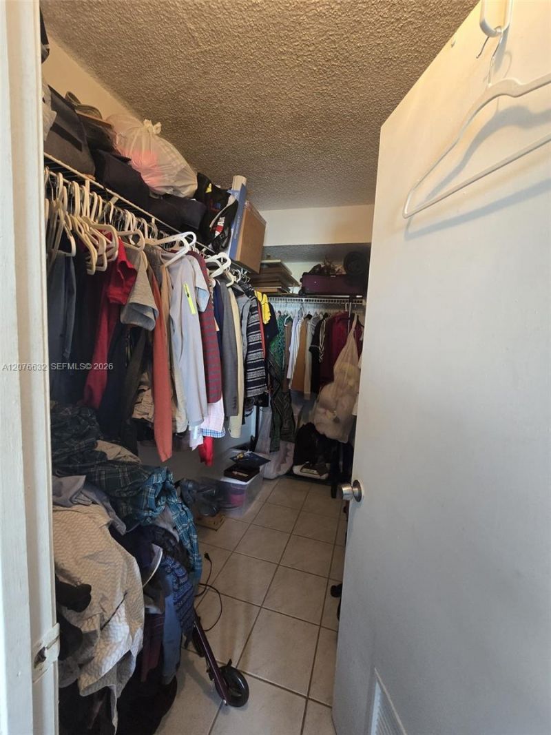 9688 Fontainebleau Blvd , Unit 409, Miami, FL 33172 Photo