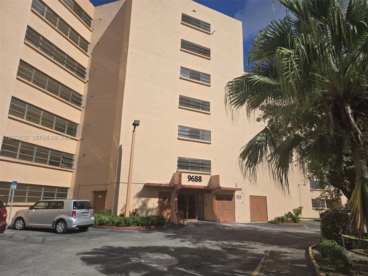 9688 Fontainebleau Blvd , Unit 409, Miami, FL 33172 Photo