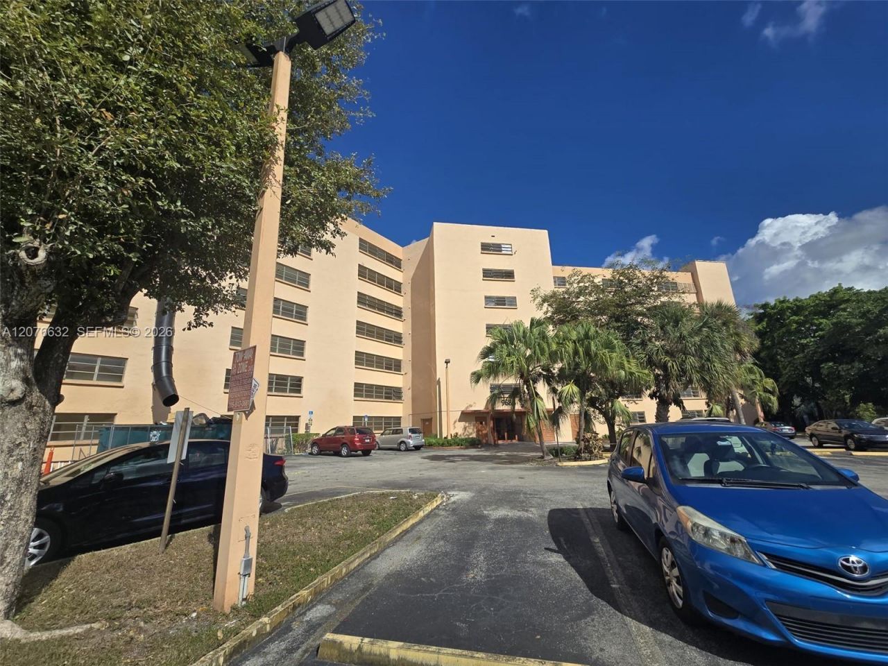 9688 Fontainebleau Blvd , Unit 409, Miami, FL 33172 Photo