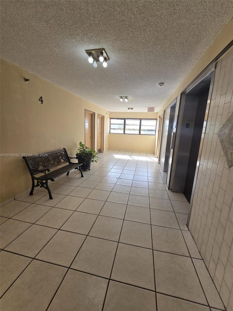9688 Fontainebleau Blvd , Unit 409, Miami, FL 33172 Photo