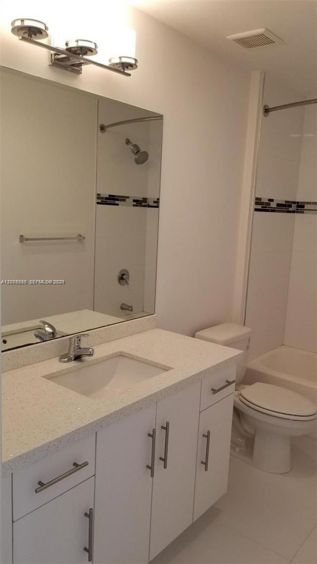 2651 NE 212th Ter, Unit 207, Miami, FL 33180 Photo