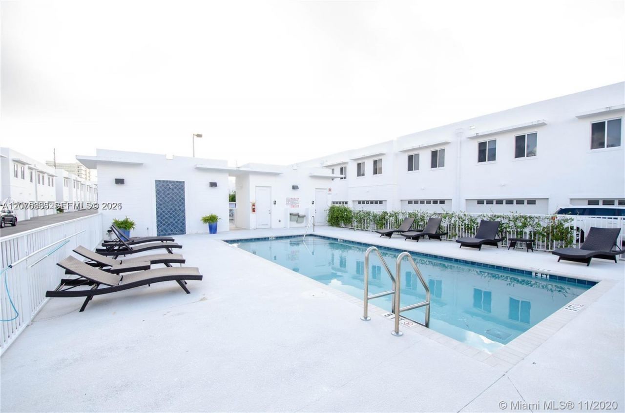2651 NE 212th Ter, Unit 207, Miami, FL 33180 Photo