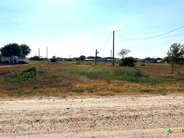 124 Mullet Lane, Palacios, TX 77465