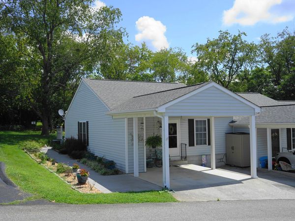 441 Tinkerview DR, Cloverdale, VA 24077
