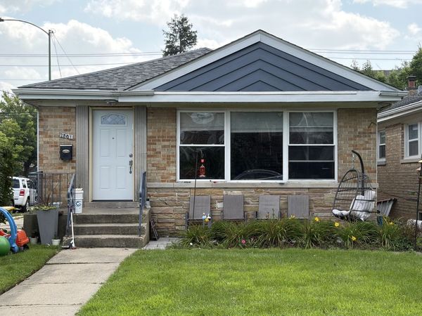 2801 W coyle Avenue , Chicago, IL 60645