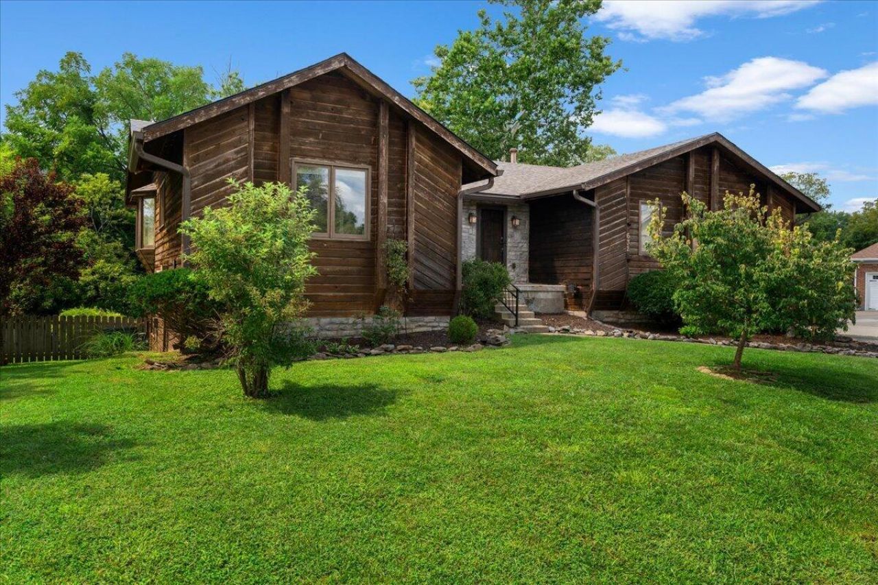 632 Pebble Creek Drive, Lexington, KY 40517 Main Photo