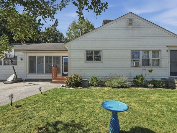 2 Lisa Ave, Acushnet, MA 02743