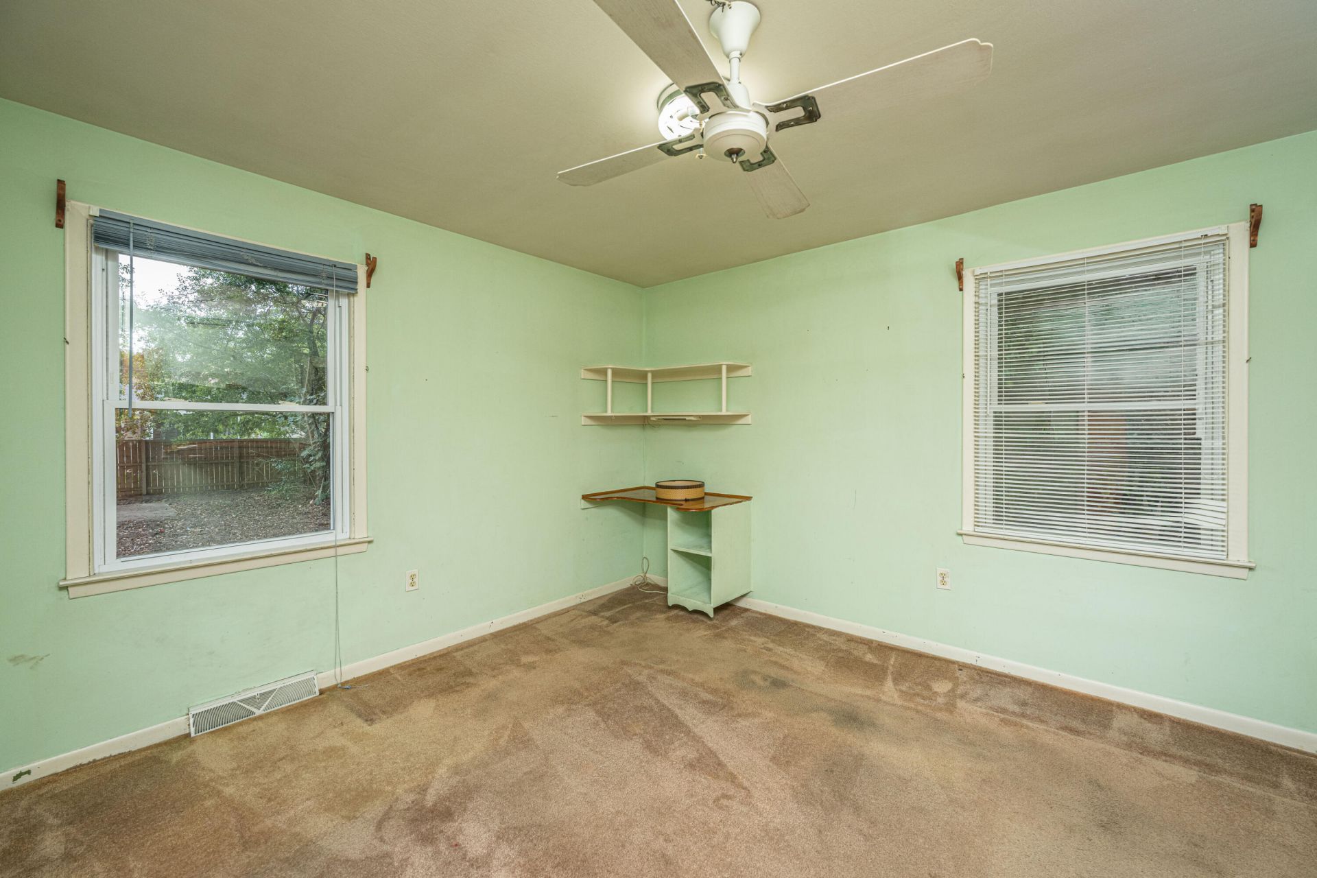 1056 Woodside Drive Photo 20