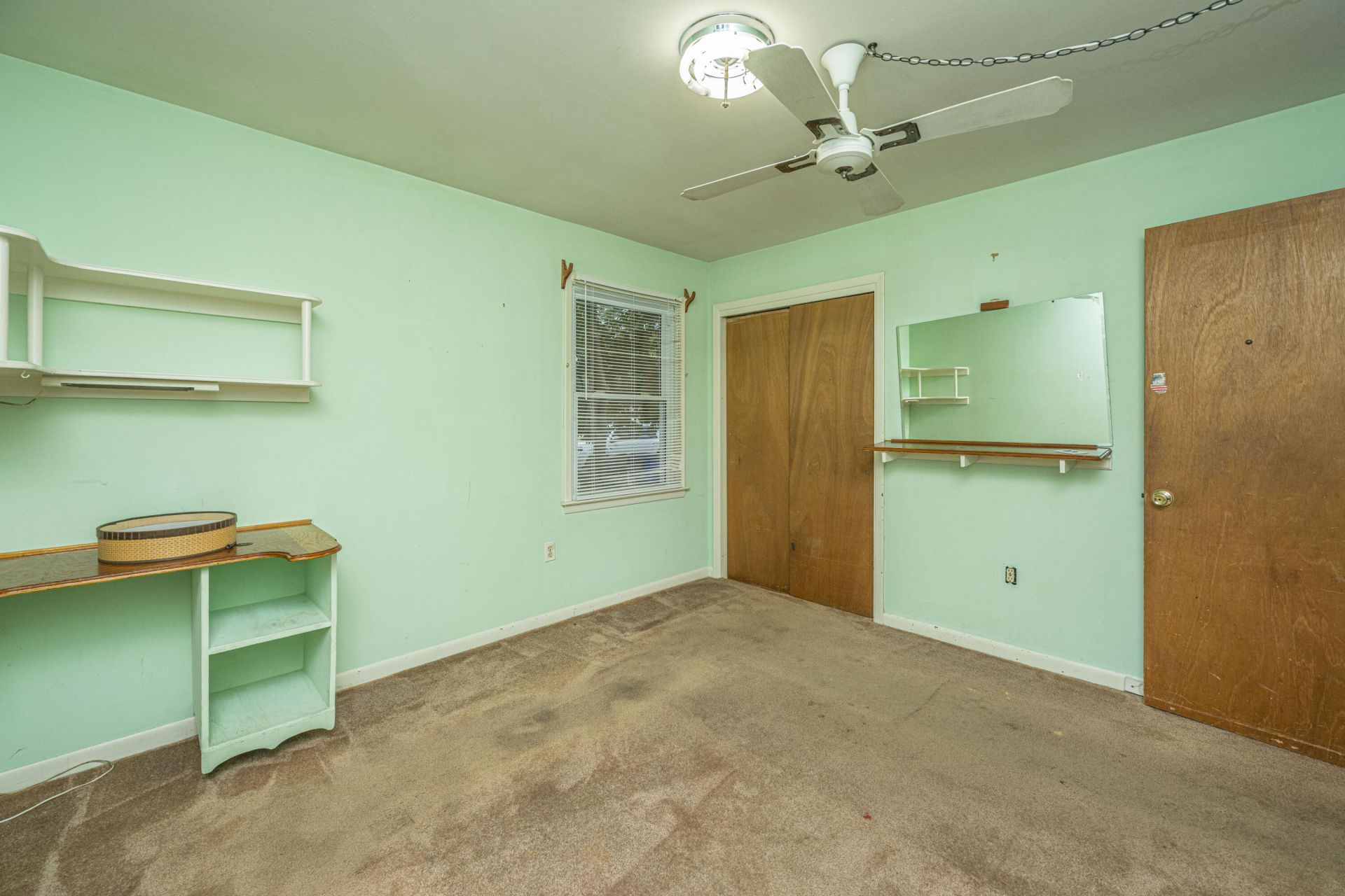 1056 Woodside Drive Photo 22