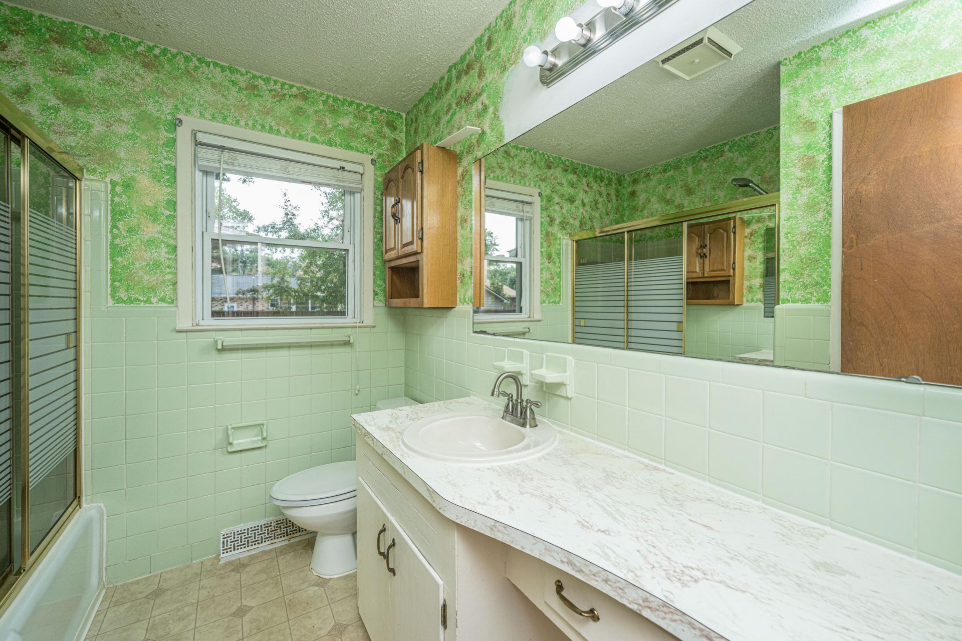 1056 Woodside Drive Photo 23