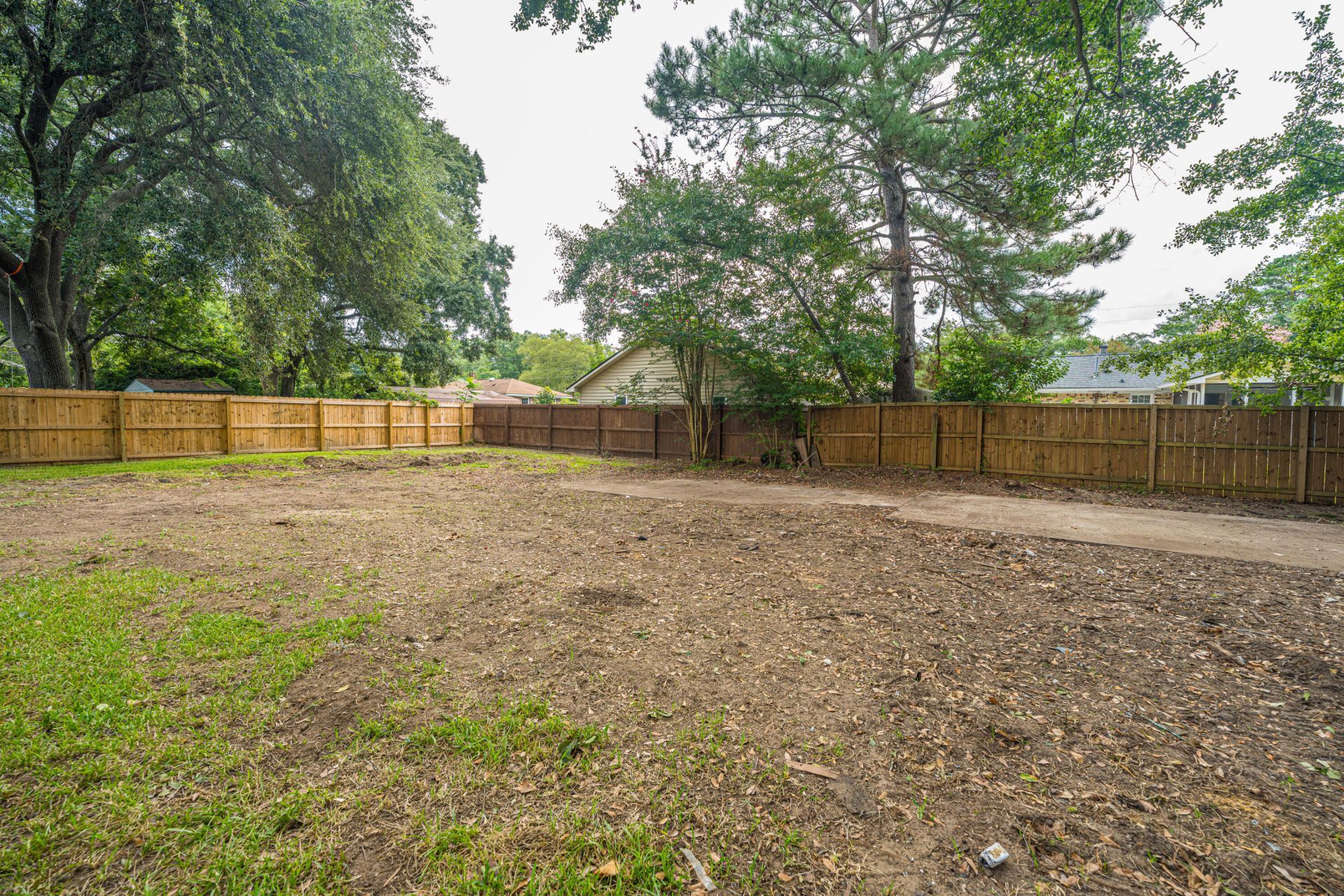 1056 Woodside Drive Photo 26