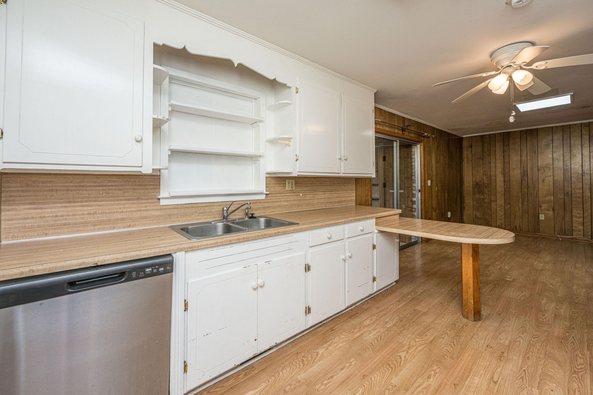 1056 Woodside Drive Photo 9