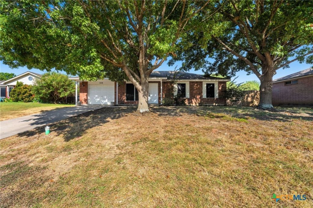 318 E Ridge Boulevard, Temple, TX 76502 Main Photo