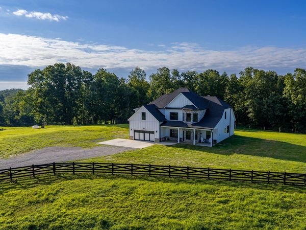 3393 Slayden Marion Rd, Cumberland Furnace, TN 37051