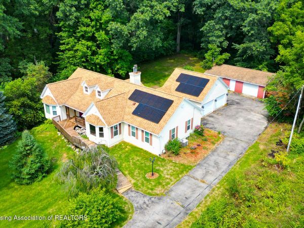 1335 E Round Lake Road, DeWitt, MI 48820
