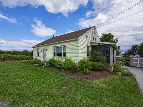 55 LARKSPUR LN, ELIZABETHTOWN, PA 17022