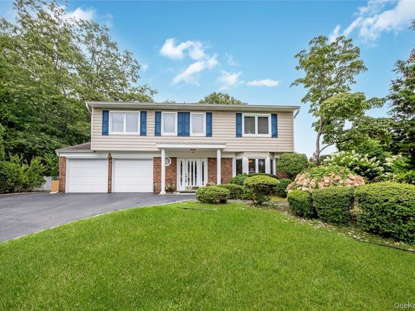 15 Melrose Lane, Commack, NY 11725