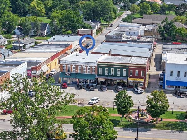 201 & 202 Public Square , Berryville, AR 72616
