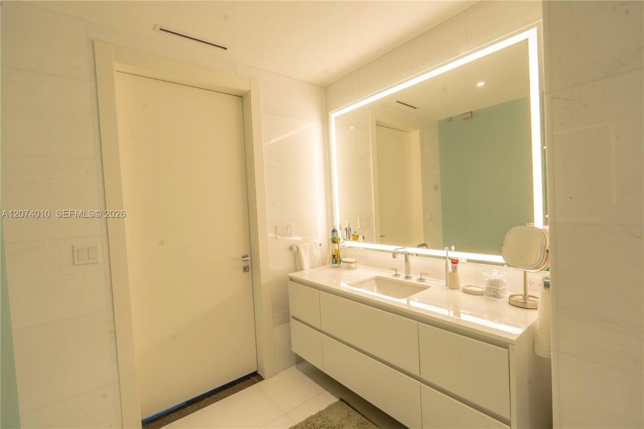 300 Biscayne Boulevard Way , Unit 3109W, Miami, FL 33131 Photo