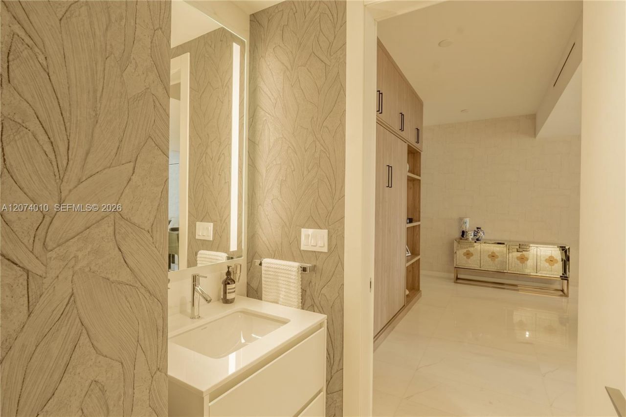 300 Biscayne Boulevard Way , Unit 3109W, Miami, FL 33131 Photo