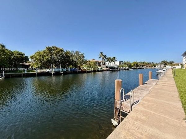 455 Paradise Isle Blvd , Unit 109, Hallandale Beach, FL 33009