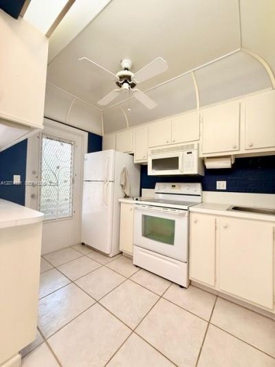 455 Paradise Isle Blvd , Unit 109, Hallandale Beach, FL 33009 Photo