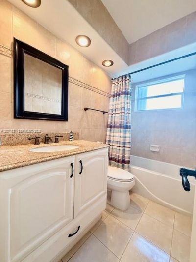 455 Paradise Isle Blvd , Unit 109, Hallandale Beach, FL 33009 Photo