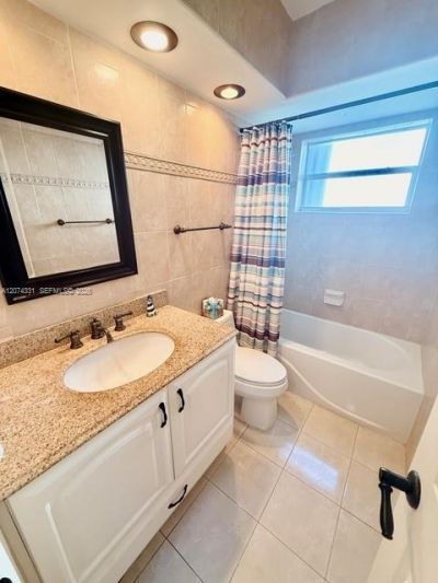 455 Paradise Isle Blvd , Unit 109, Hallandale Beach, FL 33009 Photo
