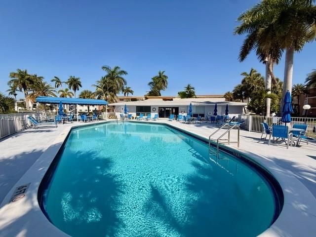 455 Paradise Isle Blvd , Unit 109, Hallandale Beach, FL 33009 Photo