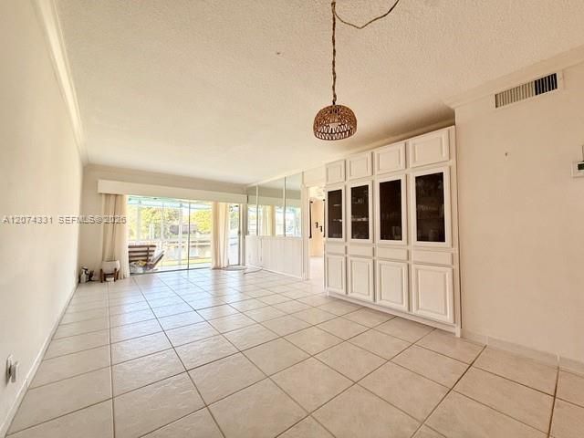 455 Paradise Isle Blvd , Unit 109, Hallandale Beach, FL 33009 Photo