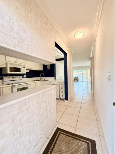 455 Paradise Isle Blvd , Unit 109, Hallandale Beach, FL 33009 Photo