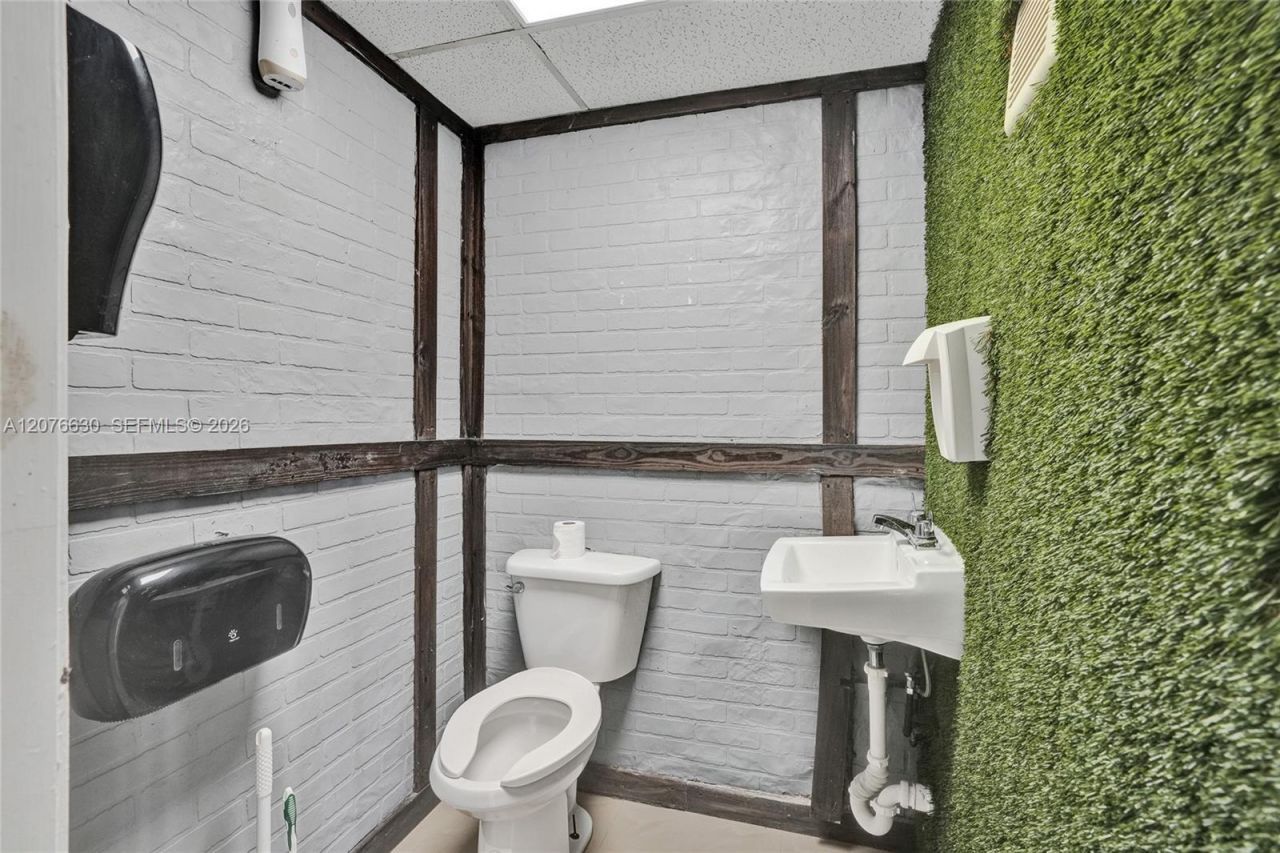 900 W Flagler St, Unit 4, Miami, FL 33130 Photo