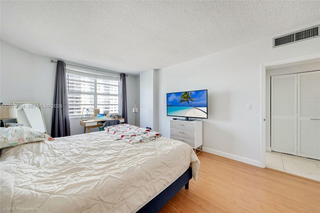 1980 S Ocean Dr , Unit 5F, Hallandale Beach, FL 33009 Photo