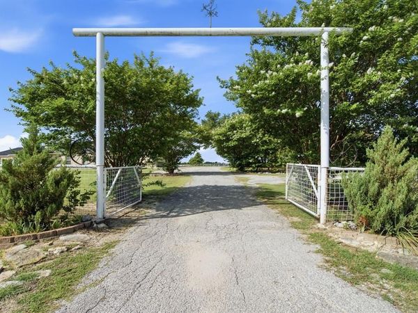 748 Rocky Ridge Lane, Weatherford, TX 76085