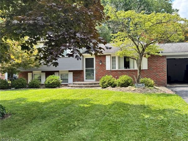 7763 Raglan Drive NE, Warren, OH 44484