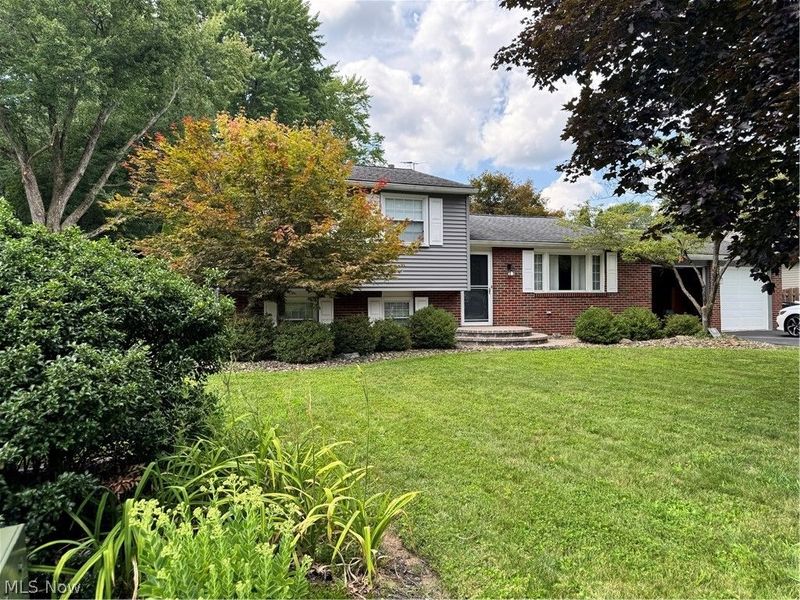 7763 Raglan Drive NE, Warren, OH 44484 Photo 2