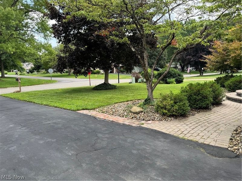 7763 Raglan Drive NE, Warren, OH 44484 Photo 3