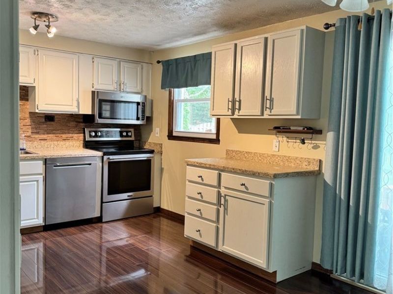 7763 Raglan Drive NE, Warren, OH 44484 Photo 9