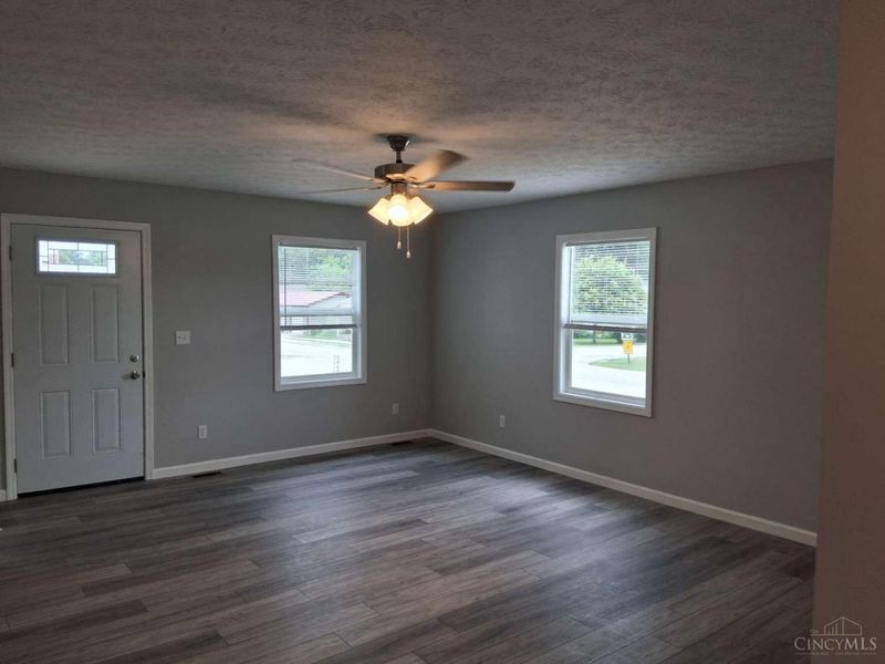 70 W Church Street, New Vienna, OH 45159 Photo 5