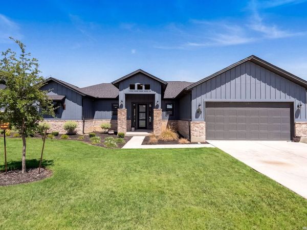 116 Woodbridge Dr, La Vernia, TX 78121