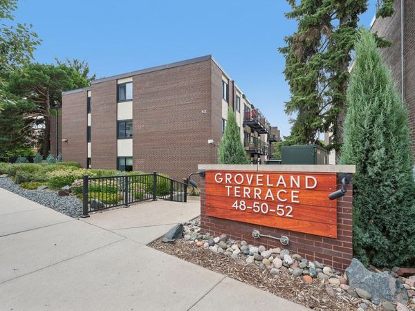 52 Groveland Terrace , Unit A412, Minneapolis, MN 55403