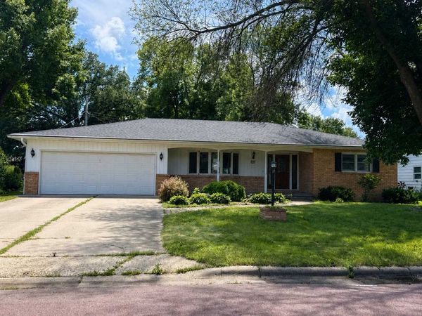 1709 Sunray Avenue , Mankato, MN 56001