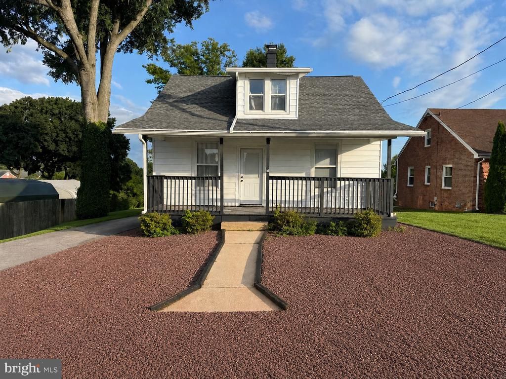 38 W PENNSYLVANIA AVENUE , STEWARTSTOWN, PA 17363