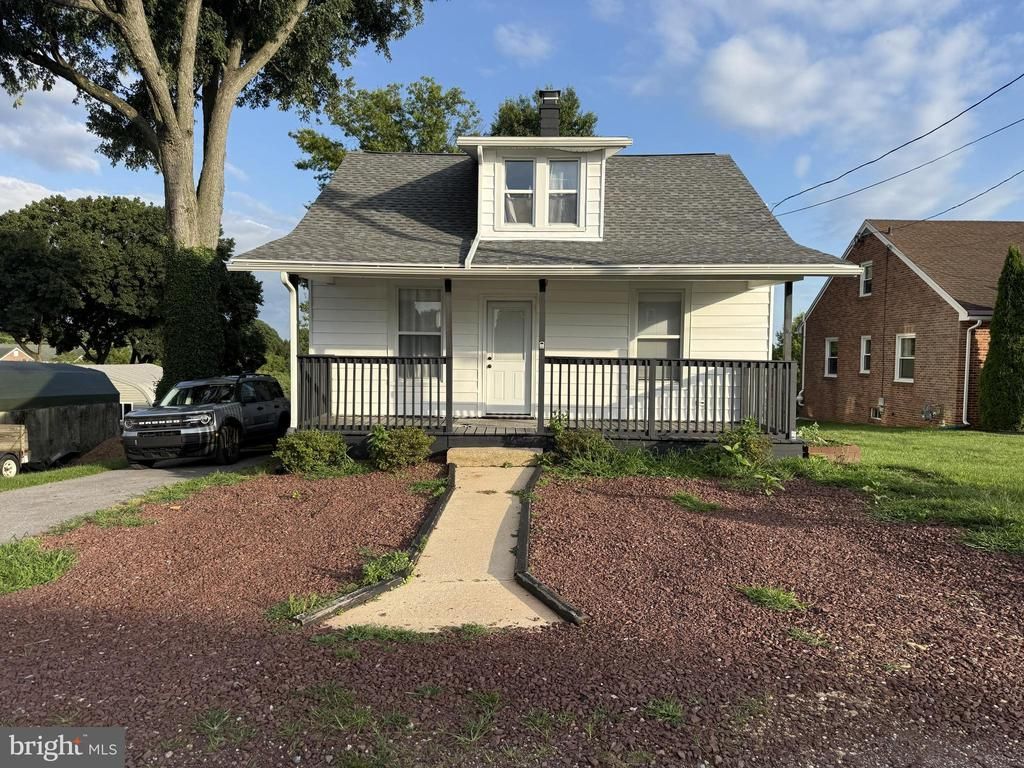 38 W PENNSYLVANIA AVENUE , STEWARTSTOWN, PA 17363
