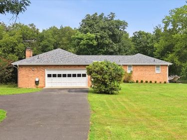 19141 YOUNGS CLIFF ROAD, STERLING, VA 20165