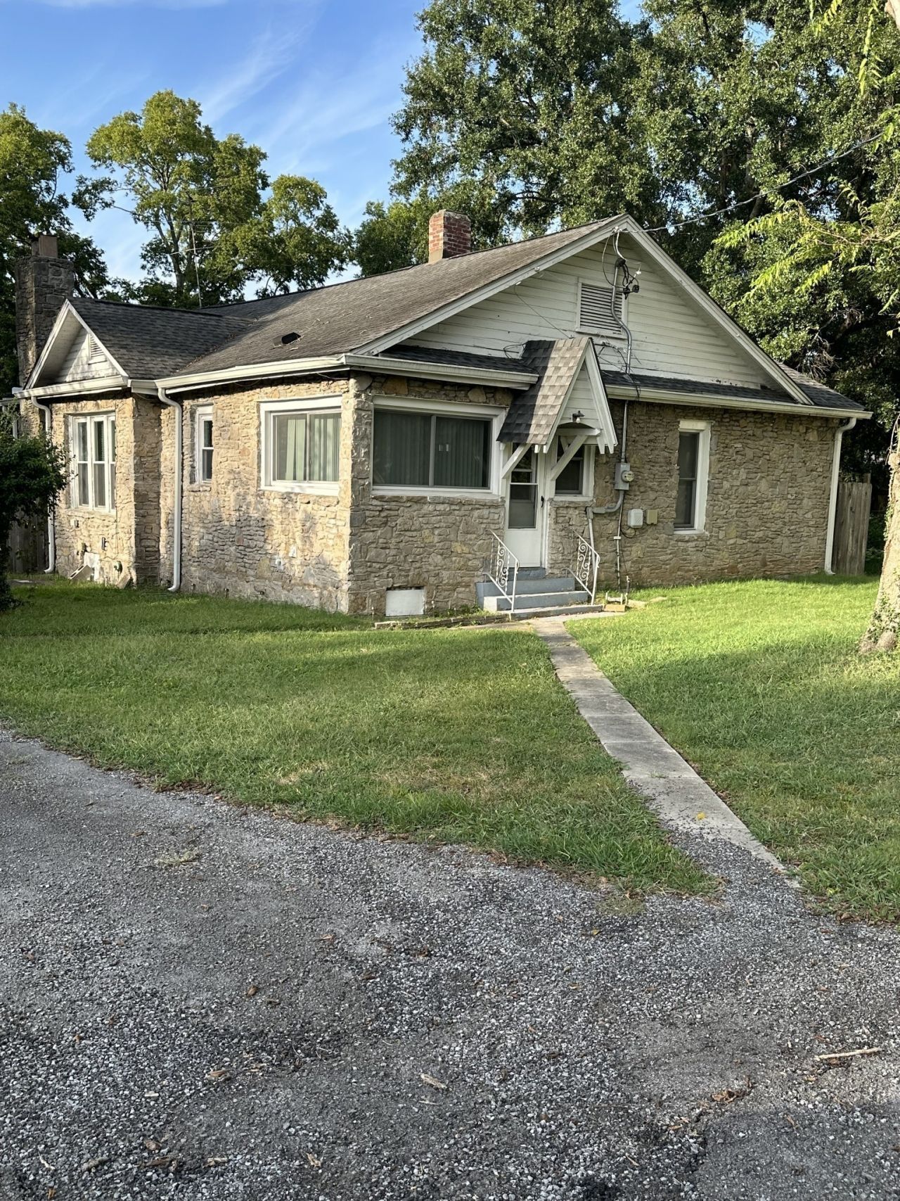 3023 Lyndale Dr  Nashville, TN 37207